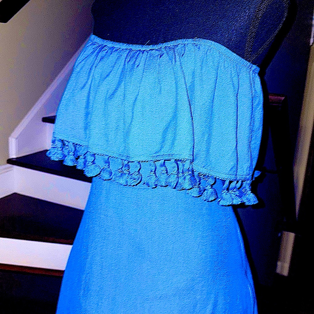 NWOT- Lulus Blue Layered Dress with beautiful embroidered accents on dress Med - Picture 2 of 14